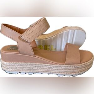 Sorel Cameron Flatform Sandal size 8.5 in Honest Beige brand new in box